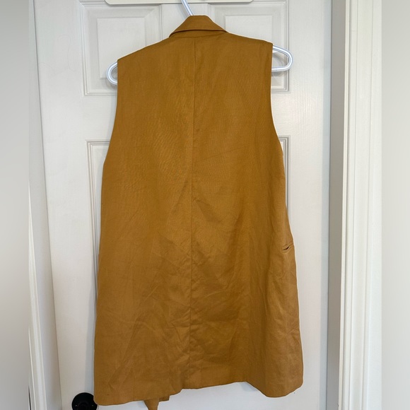Charlotte Vest | Camel | Medium | New with Tags
Designer: Madison the Label - Picture 3 of 7